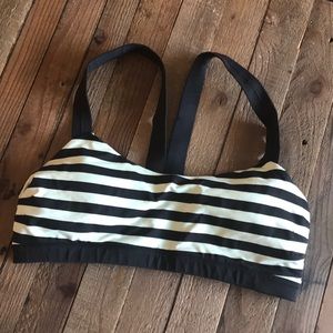 Lululemon size 10 sports bra